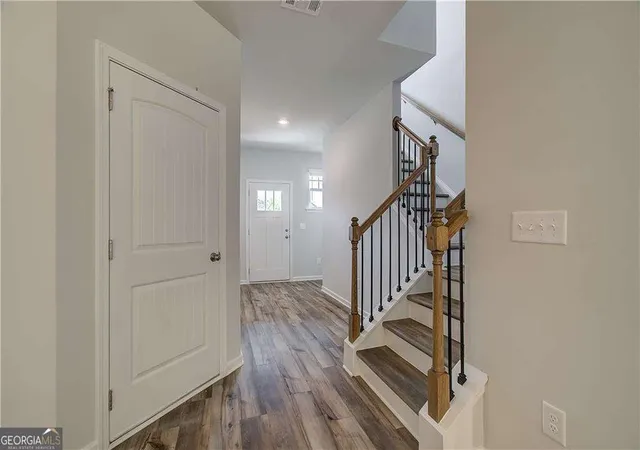 Photo 4 of Sale Pending at 86 Hydrangea Cir, Fairburn, GA 30213 | MLS# 10735761 | Listing updated on 2026-08-10