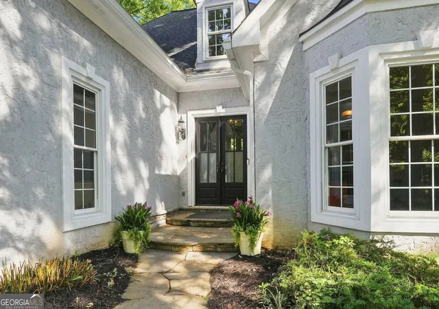 Photo 3 of Single family home for sale at 2040 Shallowford Park Manor, Roswell, GA 30075 | MLS# 10827351 | Listing updated on 2026-09-14