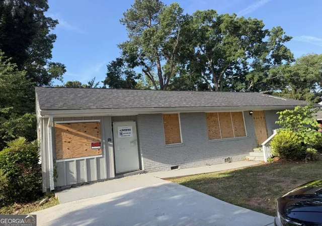 Photo 1 of Single family home for sale at 4881 Glenwood Rd, Decatur, GA 30035 | MLS# 10788088 | Listing updated on 2026-09-17
