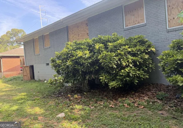 Photo 2 of Single family home for sale at 4881 Glenwood Rd, Decatur, GA 30035 | MLS# 10788088 | Listing updated on 2026-09-17