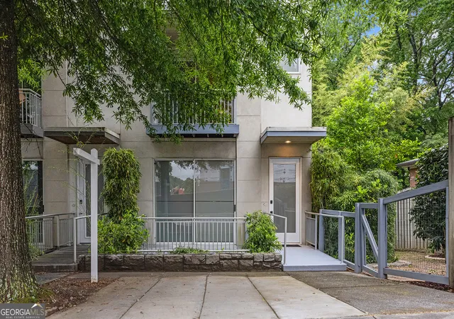 1st image of 1590 Tallulah St Nw, Atlanta, GA 30318 | MLS# 10810816