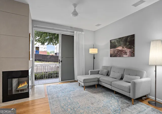 4th image of 1590 Tallulah St Nw, Atlanta, GA 30318 | MLS# 10810816
