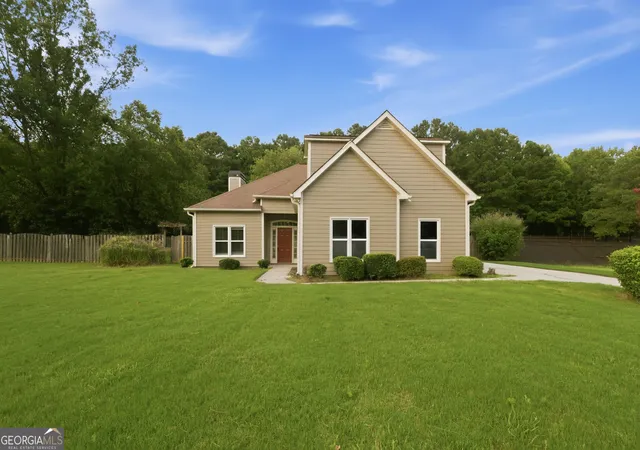 Photo 1 of Single family home for sale at 100 Clay Ct, Tyrone, GA 30290 | MLS# 10814182 | Listing updated on 2026-09-07