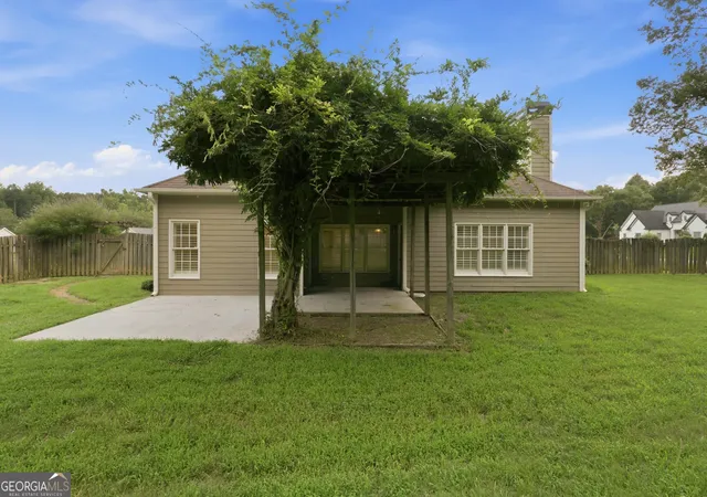 Photo 4 of Single family home for sale at 100 Clay Ct, Tyrone, GA 30290 | MLS# 10814182 | Listing updated on 2026-09-07