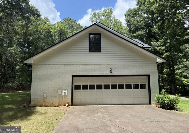 Photo 3 of Single family home for sale at 275 Allie Dr, Mcdonough, GA 30252 | MLS# 10813125 | Listing updated on 2026-10-18