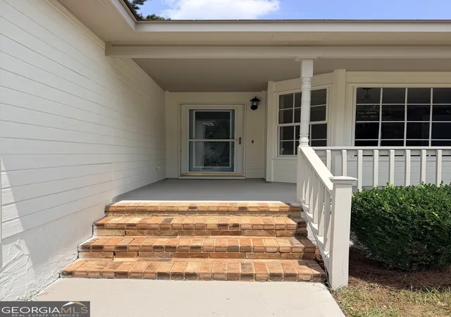 Photo 3 of Sale Pending at 4379 Ridge Valley Dr, Augusta, GA 30909 | MLS# 10799252 | Listing updated on 2026-08-25