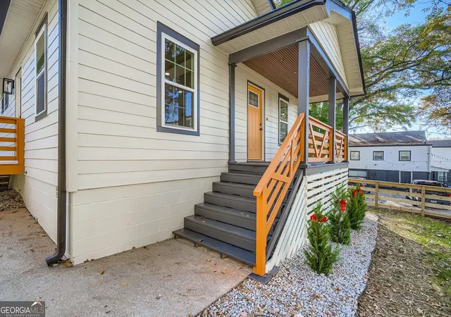 Photo 3 of Single family home for sale at 194 Dearborn St SE, Atlanta, GA 30317 | MLS# 10797243 | Listing updated on 2026-08-14