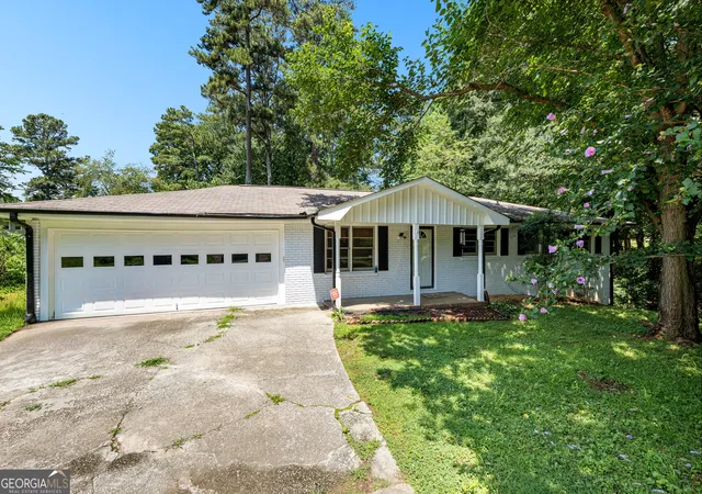 Homes for sale in Douglasville, GA | 2914 Vogue Dr, Douglasville, GA 30134 | MLS# 10800571