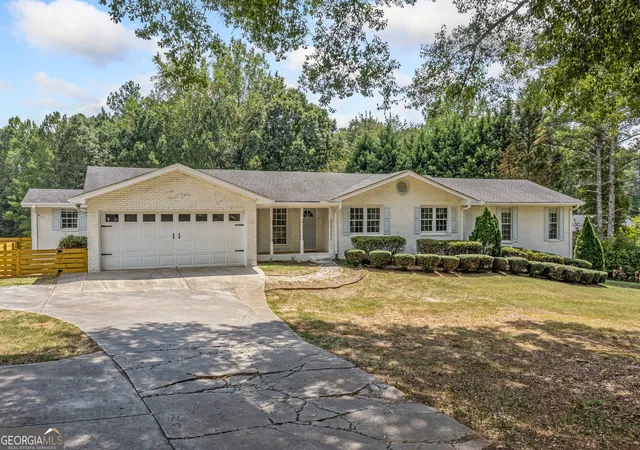 2nd image of 2465 Bethany Bnd, Alpharetta, GA 30004 | MLS# 10762141