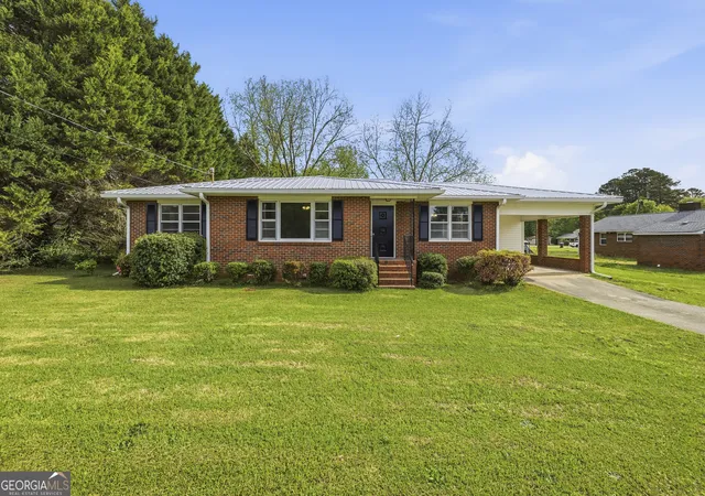 Single family home for sale at 93 Carlton Ave, Union Point, GA 30669 | MLS# 10870718