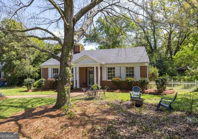 Homes for sale in Macon, GA | 501 Pinecrest Rd, Macon, GA 31204 | MLS# 10722345