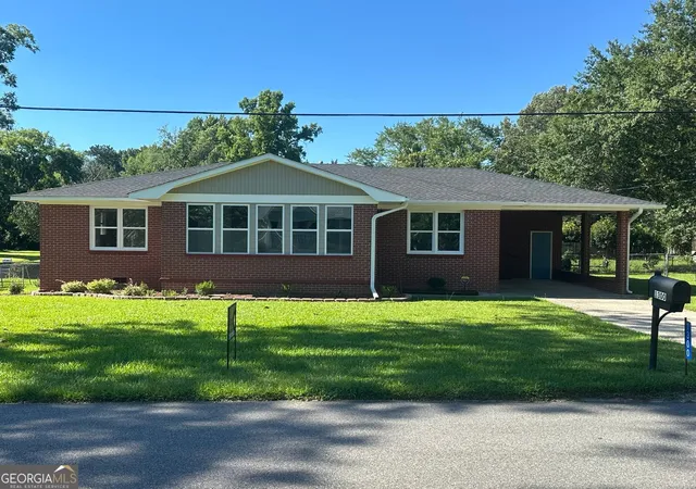 1st image of 1300 Stonewall St, Dublin, GA 31021 | MLS# 10815001