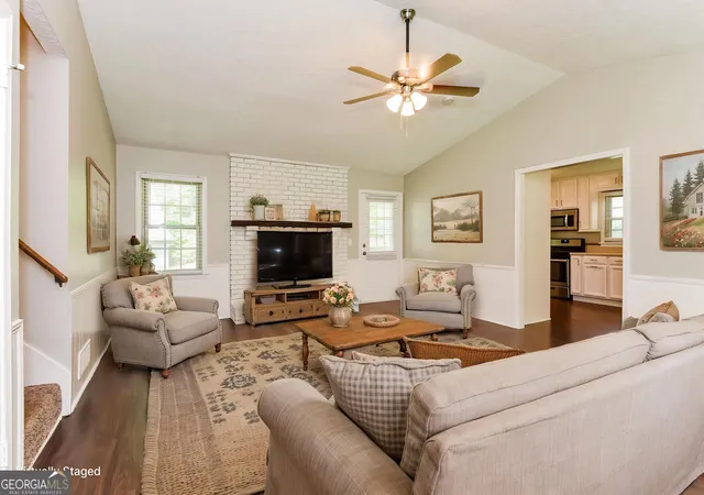 Photo 3 of Single family home for sale at 6581 Windsor Dr, Acworth, GA 30102 | MLS# 10804613 | Listing updated on 2026-08-23