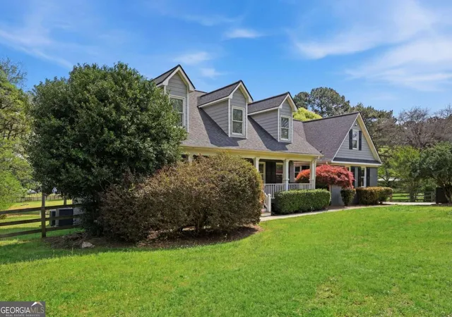 Photo 3 of Single family home for sale at 2380 Camp Mitchell Rd, Grayson, GA 30017 | MLS# 10729016 | Listing updated on 2026-08-27