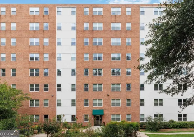 2nd image of 2965 Pharr Ct S Nw, Atlanta, GA 30305