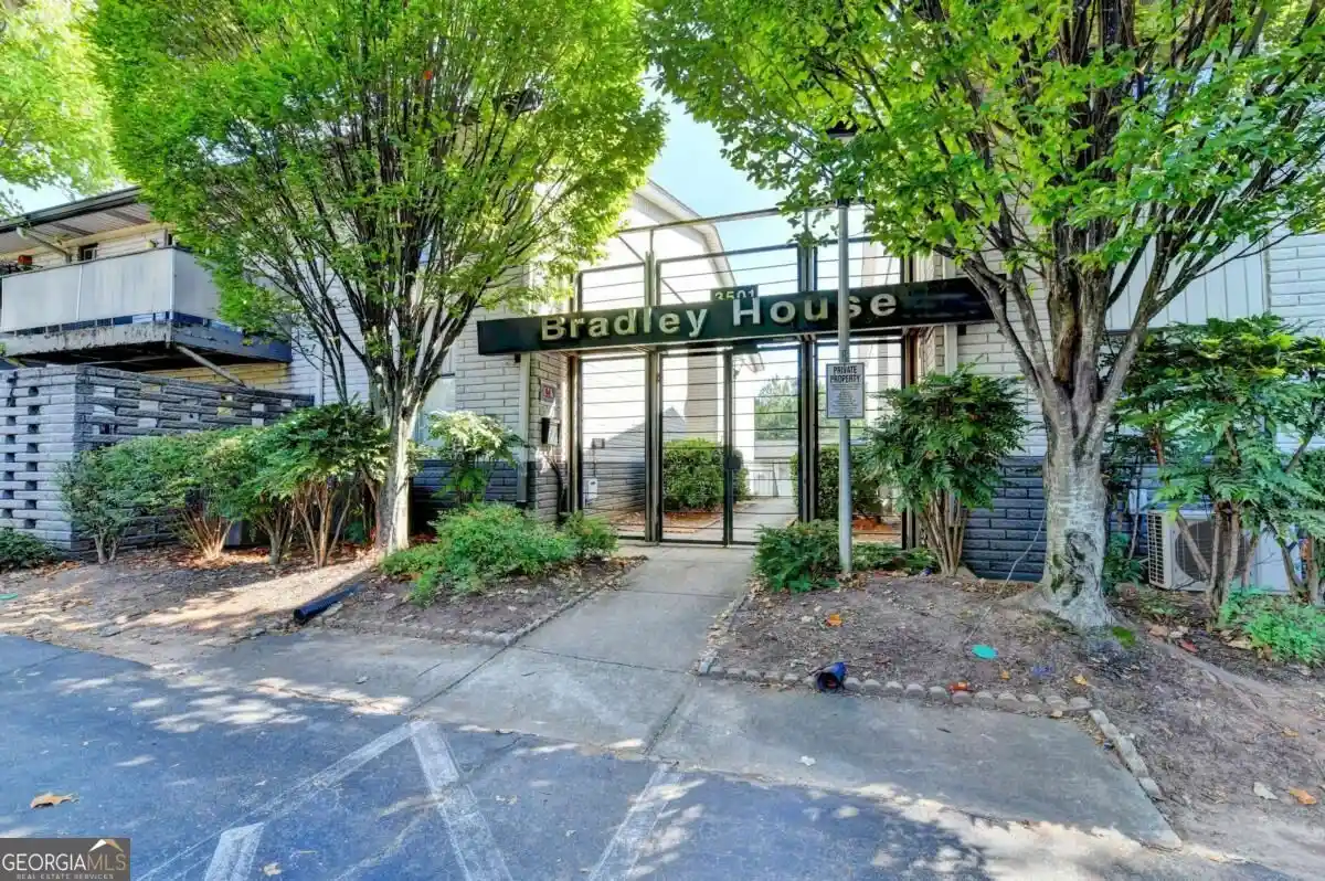 Photo 1 of Condo for sale at 3501 Roswell Rd Ne #107, Atlanta, GA 30305 | MLS# 10868067 | Listing updated on 2026-10-20