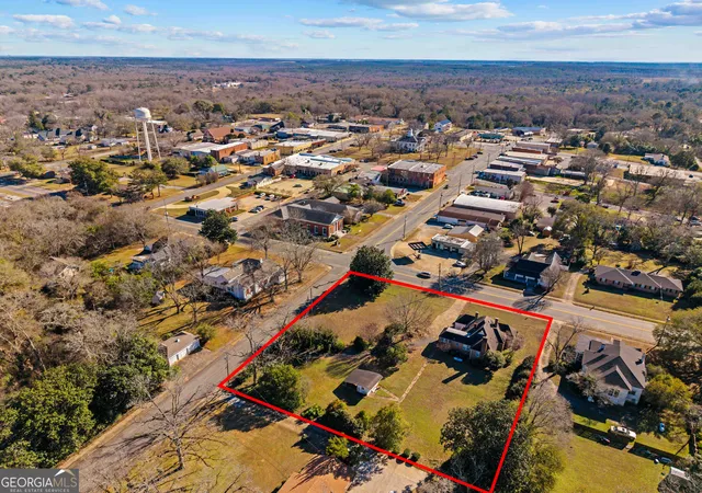 Homes for sale in Buena Vista, GA | 104 W 3Rd Ave, Buena Vista, GA 31803 | MLS# 10672430