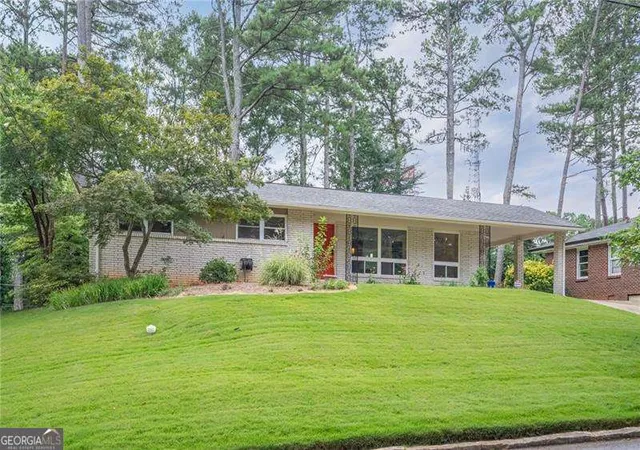 2nd image of 3533 Montreal Wy, Tucker, GA 30084 | MLS# 10820857