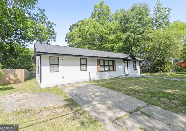 Homes for sale in Griffin, GA | 805 Pamela Dr, Griffin, GA 30224 | MLS# 10770127