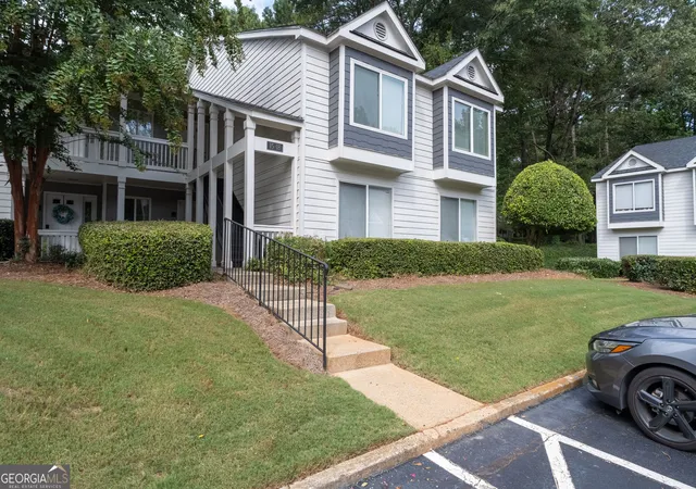 Photo 2 of Condo for sale at 17 Little Silver Ct Se #17, Smyrna, GA 30080 | MLS# 10831879 | Listing updated on 2026-09-07