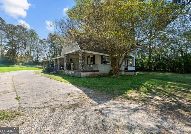 Photo 3 of Single family home for sale at 1210 Everee Inn Rd, Griffin, GA 30224 | MLS# 10791701 | Listing updated on 2026-08-14