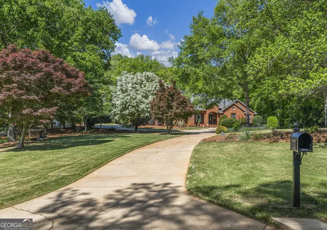 Photo 3 of Single family home for sale at 1017 Riverside Dr, Lagrange, GA 30240 | MLS# 10730414 | Listing updated on 2026-08-21