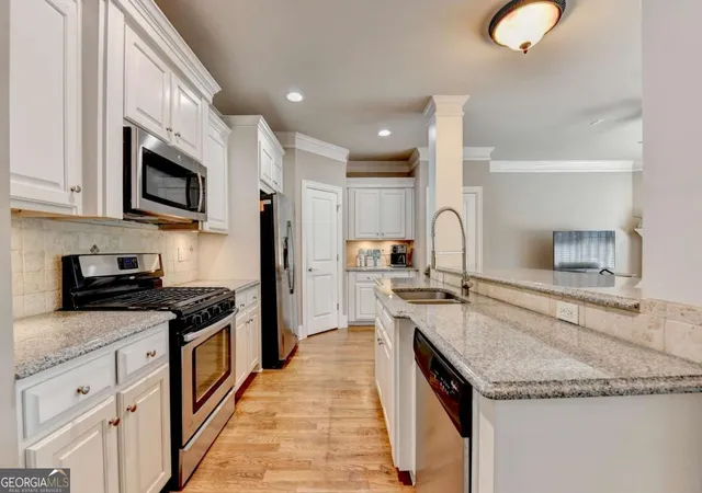 Photo 3 of Townhouse for sale at 5915 Vista Brk Dr, Suwanee, GA 30024 | MLS# 10755601 | Listing updated on 2026-09-19