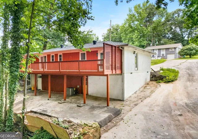 Photo 2 of Single family home for sale at 4049 Green Oak Dr, Atlanta, GA 30340 | MLS# 10802643 | Listing updated on 2026-08-31