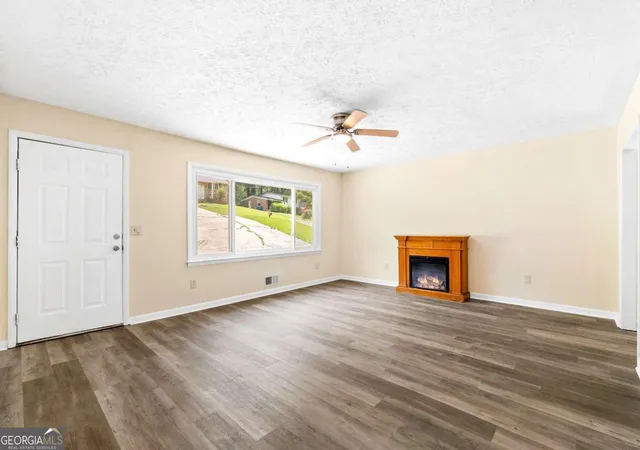 Photo 3 of Single family home for sale at 4049 Green Oak Dr, Atlanta, GA 30340 | MLS# 10802643 | Listing updated on 2026-08-31