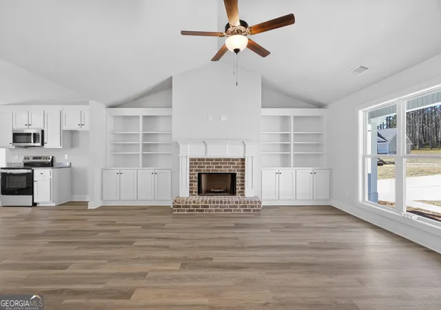 3rd image of 158 Mockingbird Ln #32, Winder, GA 30680 | MLS# 10822531