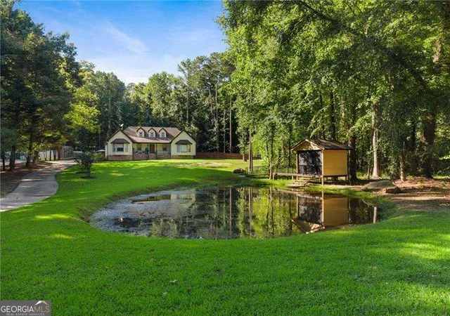 Photo 2 of Single family home for sale at 3525 Rock Falls Dr, Snellville, GA 30039 | MLS# 10830365 | Listing updated on 2026-09-20