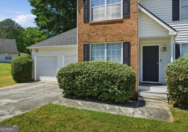 Photo 2 of Single family home for sale at 1459 Bridgewater Br, Stone Mountain, GA 30088 | MLS# 10822314 | Listing updated on 2026-08-23