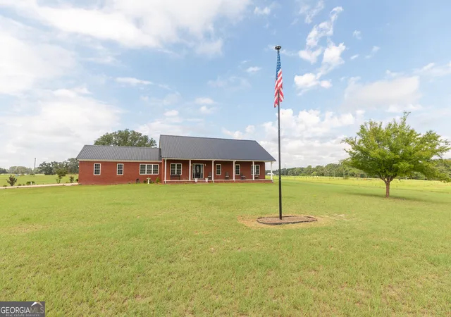Photo 2 of Single family home for sale at 1948 Us Hwy 280 W, Reidsville, GA 30453 | MLS# 10820067 | Listing updated on 2026-09-11