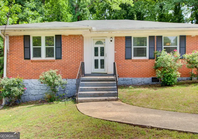 2nd image of 1486 Woodfern Dr, Decatur, GA 30030 | MLS# 10832239