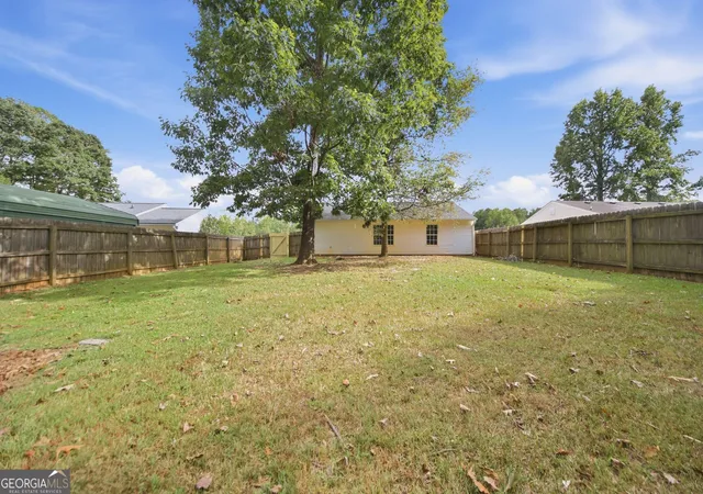 Photo 4 of Single family home for sale at 330 Dreamland Ct, Winder, GA 30680 | MLS# 10856036 | Listing updated on 2026-10-30