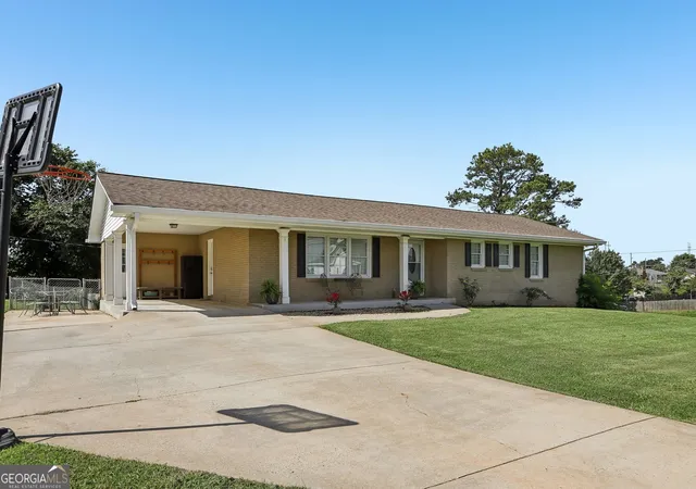 Homes for sale in Newnan, GA | 266 Lagrange St, Newnan, GA 30263 | MLS# 10795632