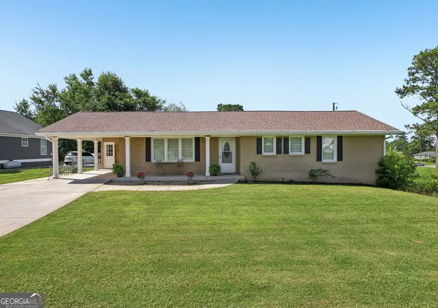 Homes for sale in Newnan, GA | 266 Lagrange St, Newnan, GA 30263 | MLS# 10795632