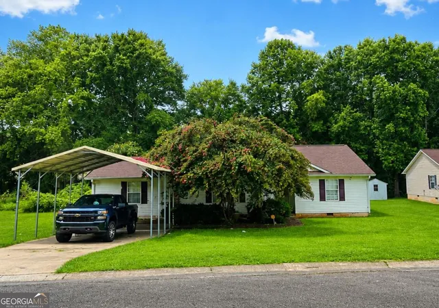 1st image of 127 Woodridge Cir, Lagrange, GA 30241 | MLS# 10824779