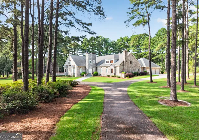 Photo 1 of Mansion for sale at 561 Chula Brookfield Rd, Chula, GA 31733 | MLS# 10828953 | Listing updated on 2026-09-21