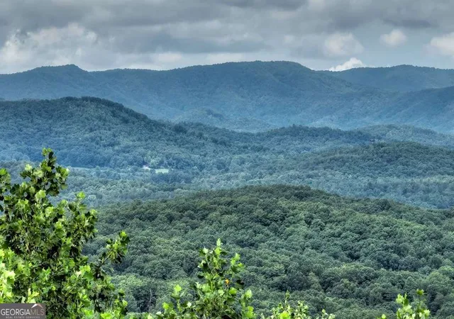 Photo 3 of Single family home for sale at 572 Sunrock Mountain Trc, Blue Ridge, GA 30513 | MLS# 10757732 | Listing updated on 2026-05-19