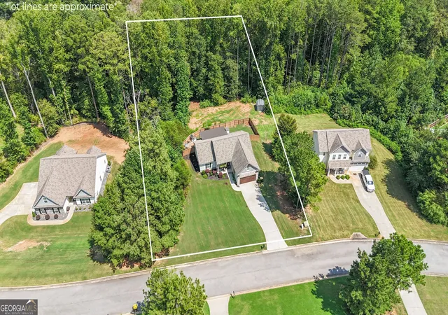 Photo 2 of Single family home for sale at 43 Hilltop Pl, Newnan, GA 30263 | MLS# 10836166 | Listing updated on 2026-09-17