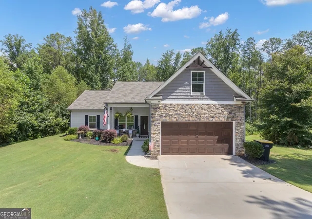 Photo 3 of Single family home for sale at 43 Hilltop Pl, Newnan, GA 30263 | MLS# 10836166 | Listing updated on 2026-09-17