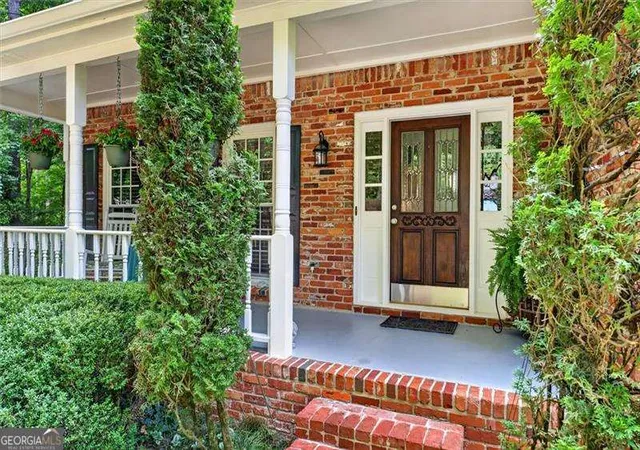 Photo 3 of Single family home for sale at 211 Nacoochee Dr, Woodstock, GA 30188 | MLS# 10828943 | Listing updated on 2026-09-02