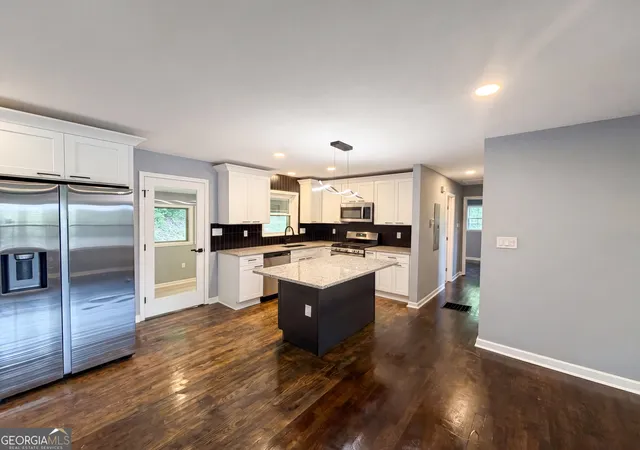 Photo 4 of Single family home for sale at 352 Dollar Mill Ct Sw, Atlanta, GA 30331 | MLS# 10786809 | Listing updated on 2026-09-27