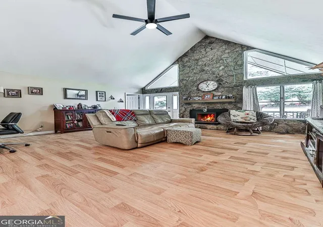 Photo 3 of Single family home for sale at 314 Spring Crk #17A,17B, Blairsville, GA 30512 | MLS# 10821004 | Listing updated on 2026-09-19