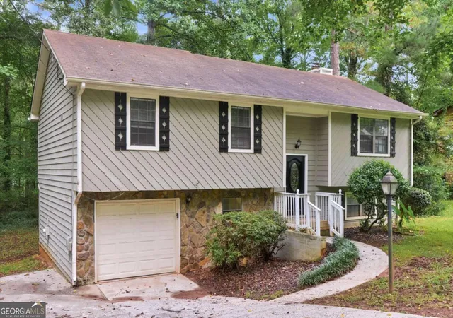 Photo 3 of Single family home for sale at 3429 Tarragon Dr, Decatur, GA 30034 | MLS# 10807389 | Listing updated on 2026-09-16