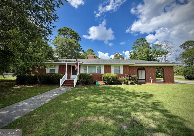 2nd image of 1619 Woodrow Ave, Dublin, GA 31021 | MLS# 10807261