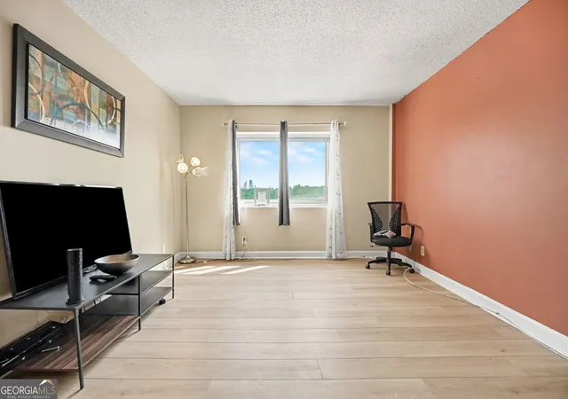 Photo 4 of Condo for sale at 2285 Peachtree Rd NE #909, Atlanta, GA 30309 | MLS# 10807758 | Listing updated on 2026-07-31