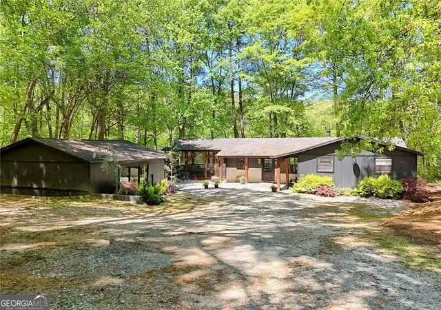Photo 4 of Single family home for sale at 159 Manor Oak Trl, Toccoa, GA 30577 | MLS# 10735894 | Listing updated on 2026-08-31