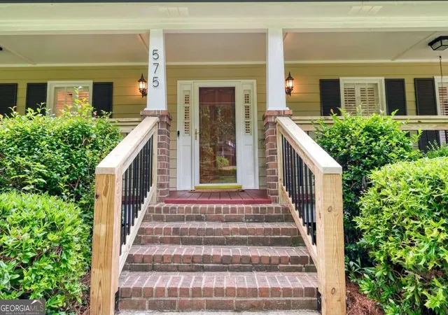 Photo 3 of Single family home for sale at 575 Teresa Ln, Canton, GA 30115 | MLS# 10815718 | Listing updated on 2026-09-14
